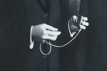 Historia de los primeros audífonos